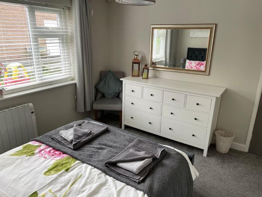 Villa Comfortable Ground Floor, 2 Bedroom Modern *