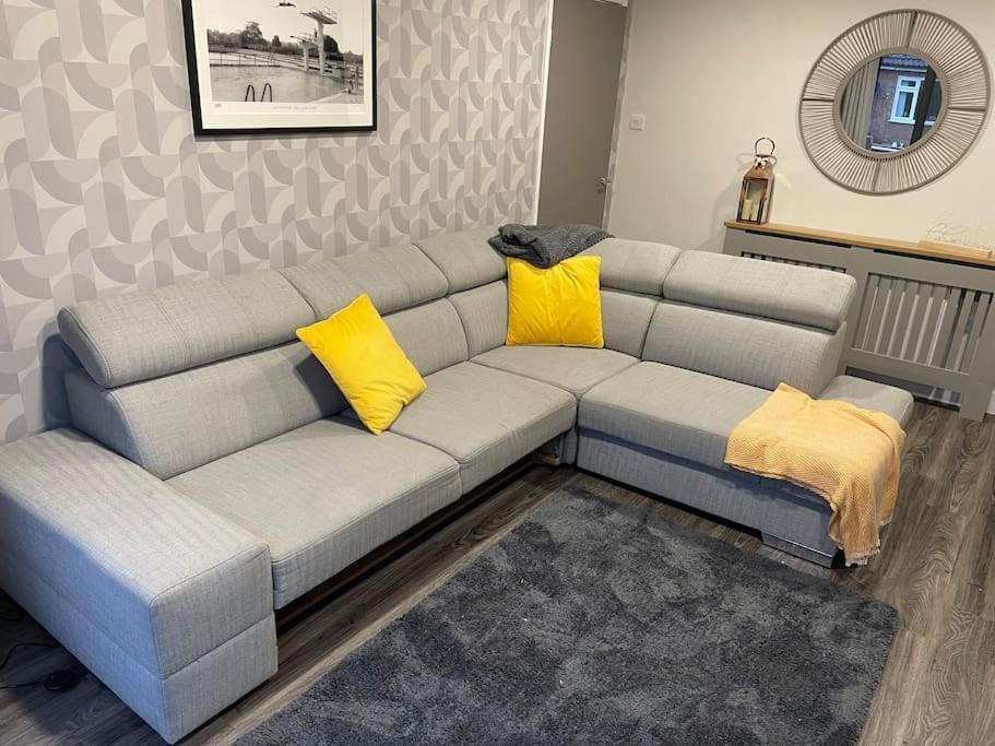 Comfortable Ground Floor, 2 Bedroom Modern