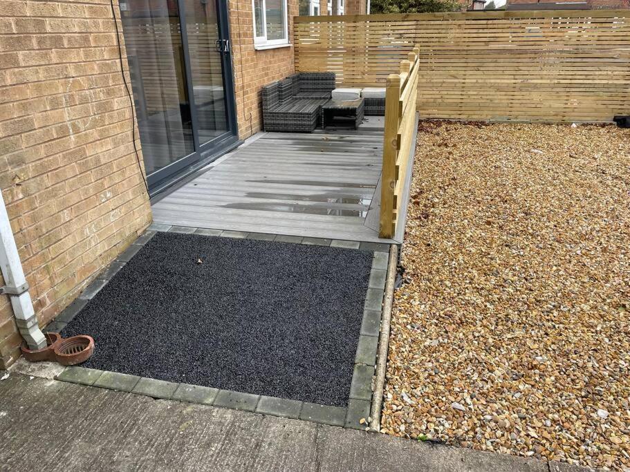Comfortable Ground Floor, 2 Bedroom Modern Villa Altrincham
